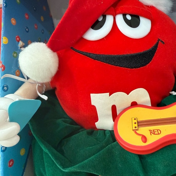 M & M’s Musical Christmas Display Santa Figure playing guitar NWT in Box - Picture 4 of 11